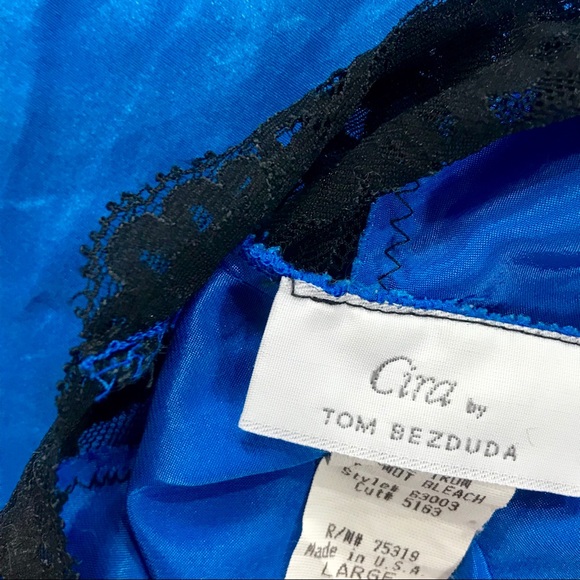 🚨🆕🚨{Cira by Tom Bezduda} Vtg. Nightgown - Picture 4 of 4